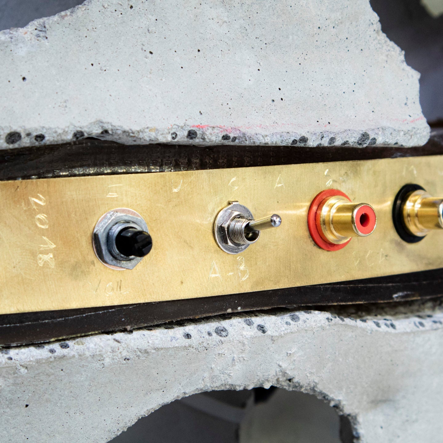 METEORITE SOUND SPEAKER LIMITED EDITION